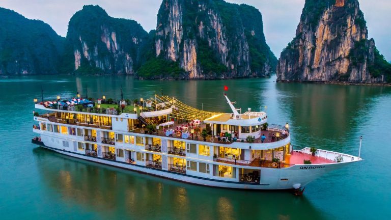 Du thuyền Aquamarine 2 ngày 1 đêm