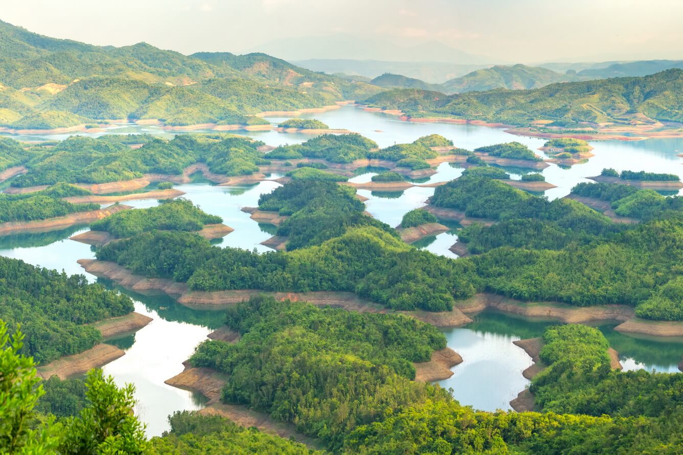Hồ Tà Đùng - 'Vịnh Hạ Long' giữa núi rừng Tây Nguyên(1)