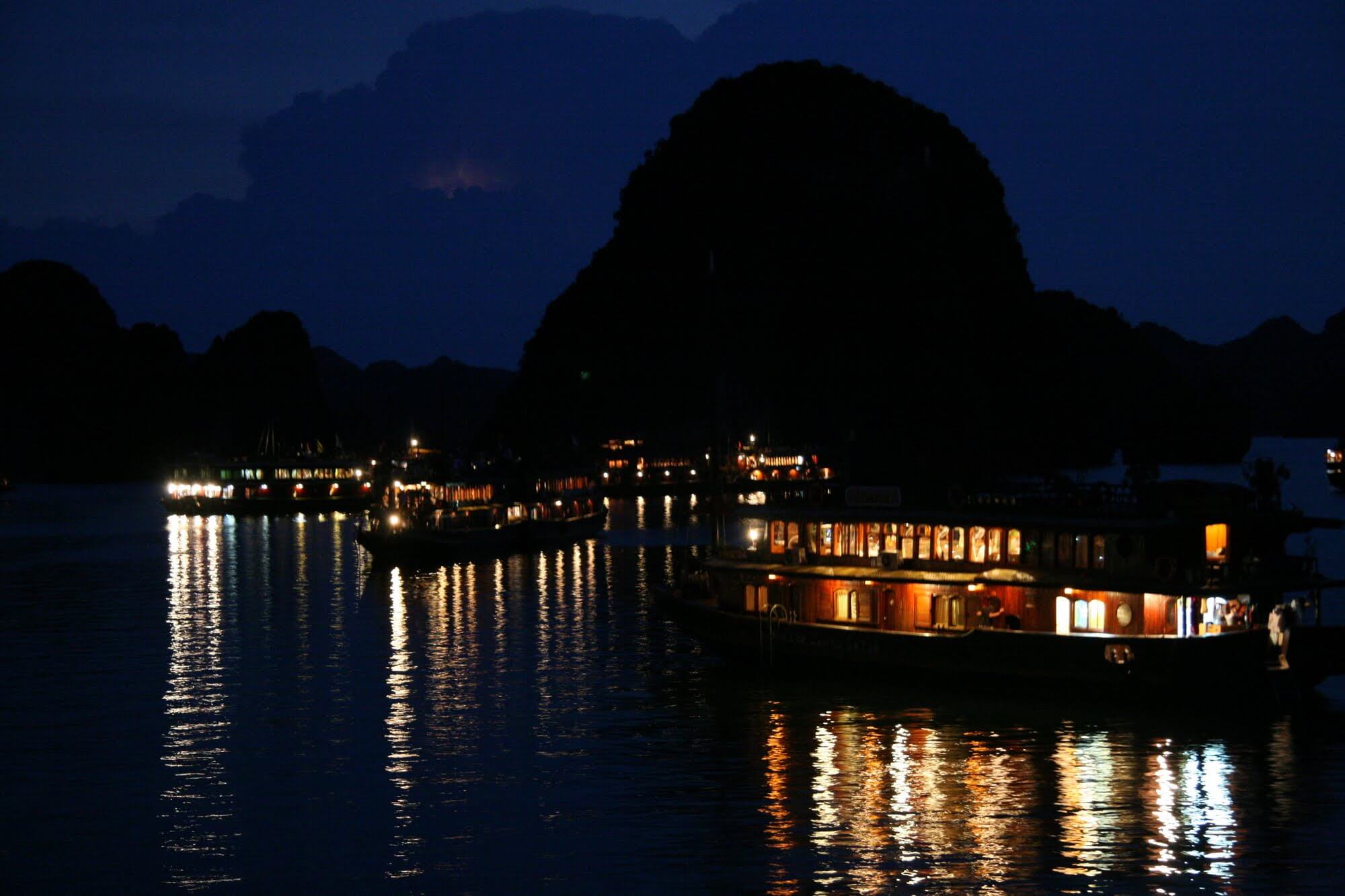 Khám phá một Hạ Long khác biệt(1)