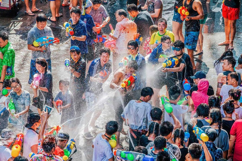 Theo chân người Thái bản địa trải nghiệm Lễ hội té nước Songkran(1)