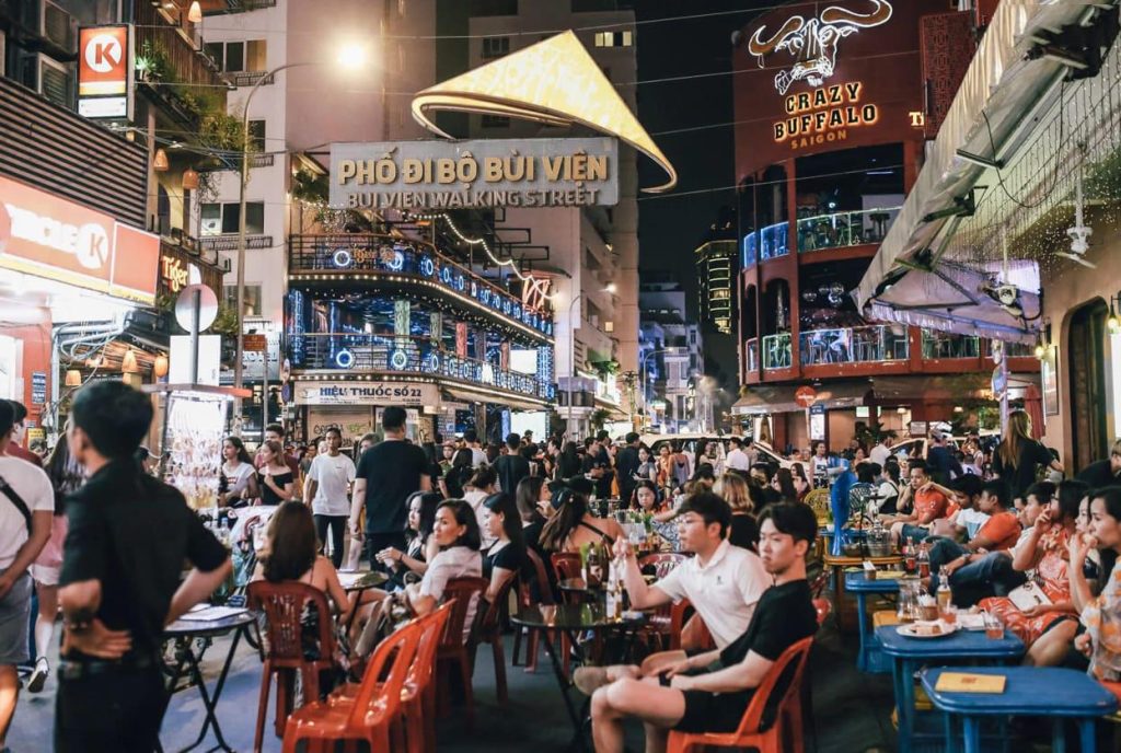 Top 5 khu ẩm thực ở Sài Gòn cùng bạn thức trọn đêm(2)
