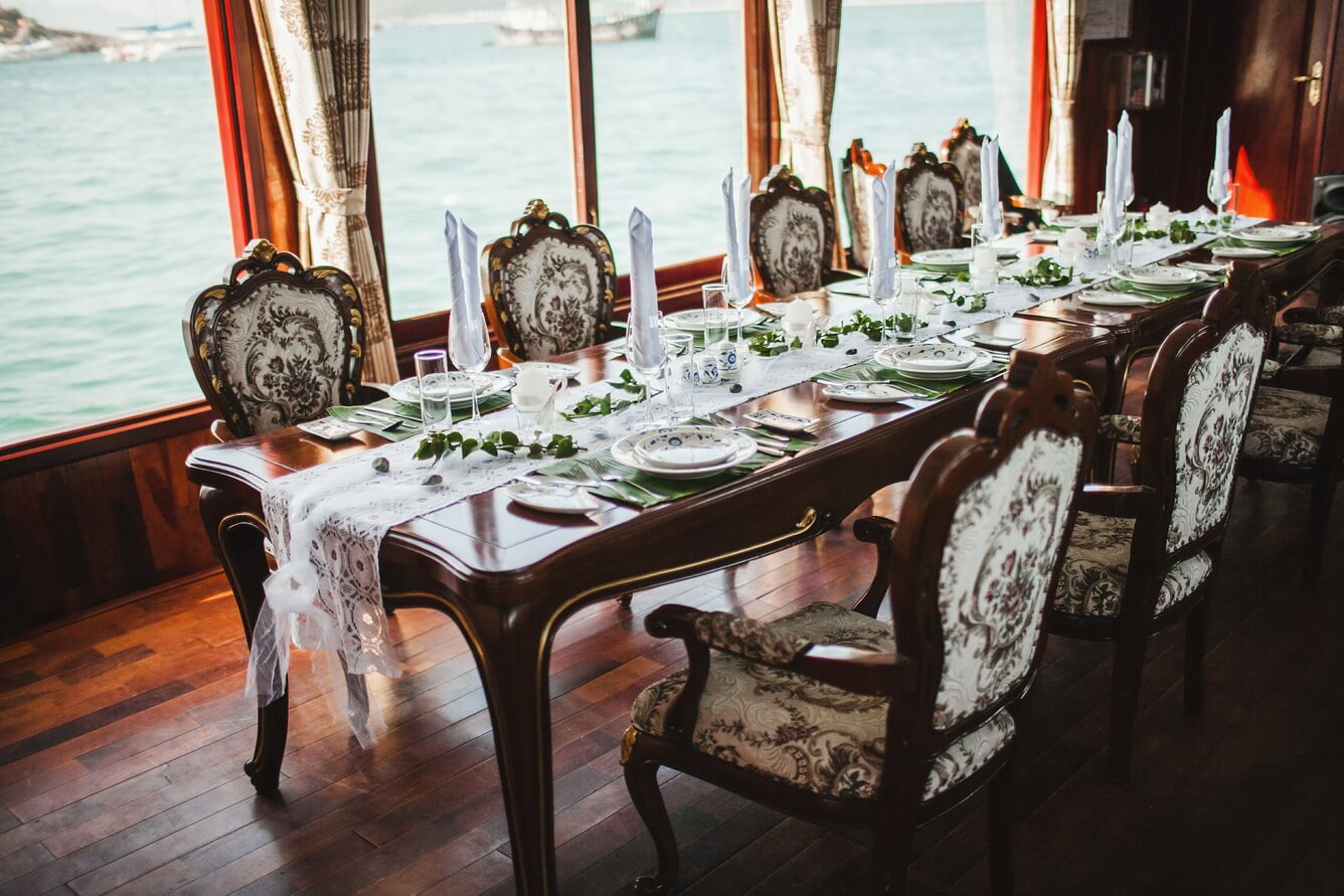 Trải nghiệm đẳng cấp cùng du thuyền trên biển(7)