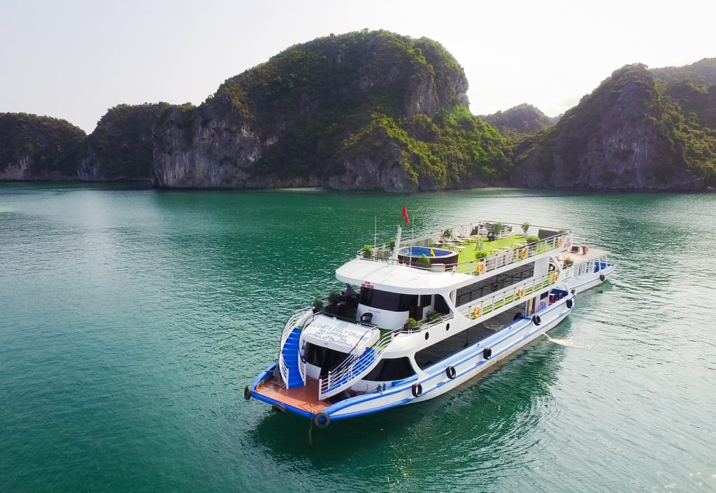 Du thuyền Hạ Long 5 sao La Casta 1 ngày