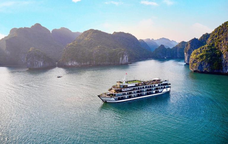 Trọn gói 3 ngày 2 đêm Hạ Long trên Du thuyền 5 sao Rita