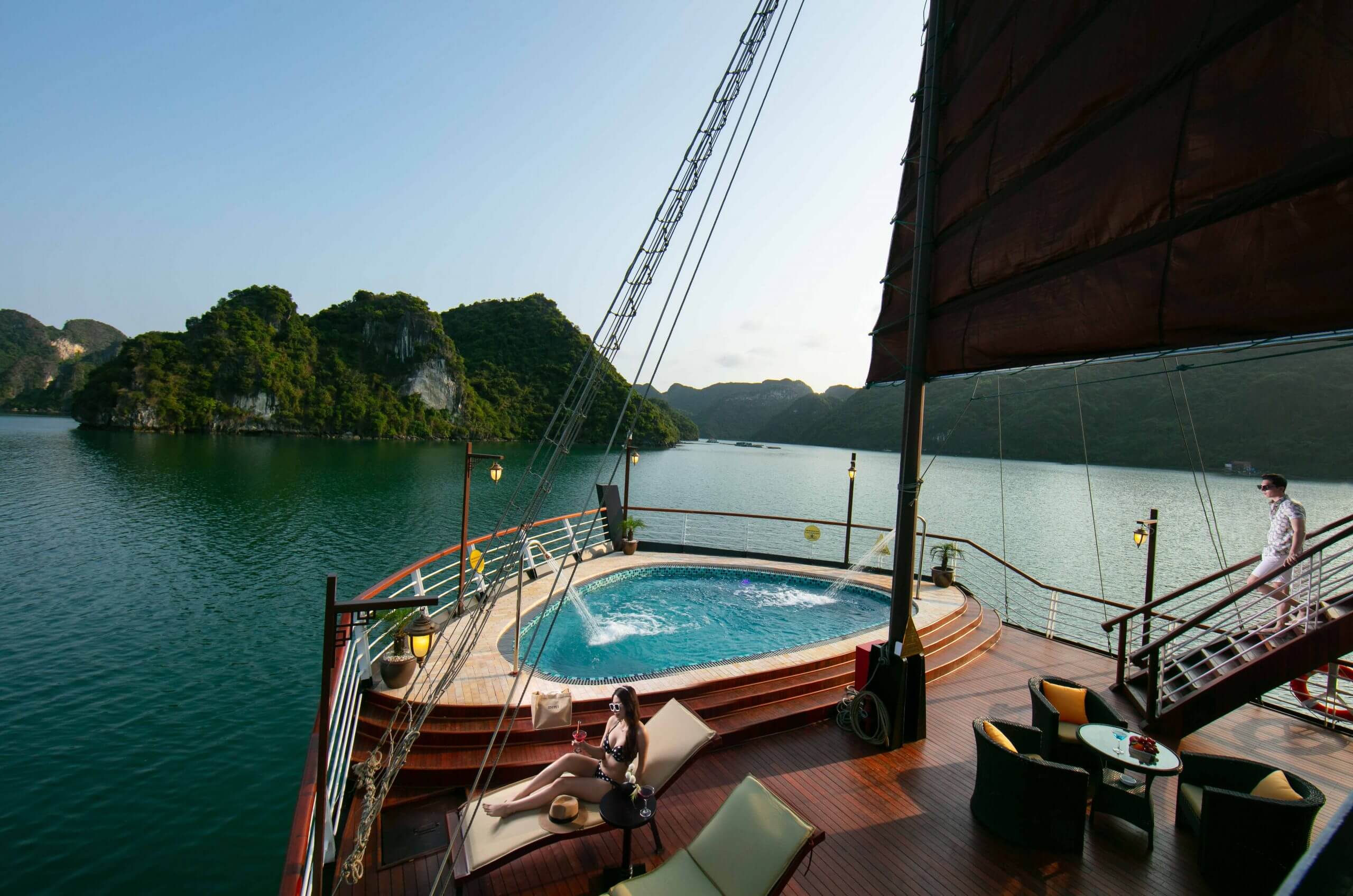 Du thuyền Hạ Long 5 sao Orchid Trendy tour 2 ngày 1 đêm