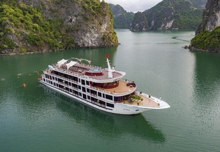 Du thuyền Hạ Long Queen Cruise 4 tiếng, 7 tiếng và 8 tiếng