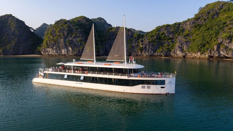 Tour 1 ngày Du thuyền Jade Sails Vịnh Hạ Long – Lan Hạ
