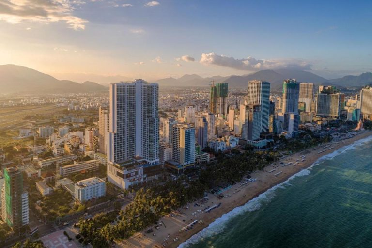 Combo Vinpearl Nha Trang Condotel Beachfront 5 sao