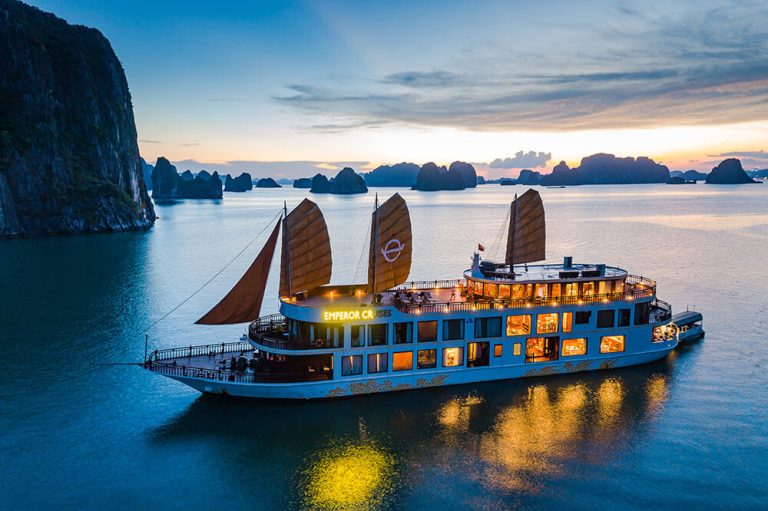 Du thuyền Emperor Cruise 5 sao Hạ Long 2 ngày 1 đêm