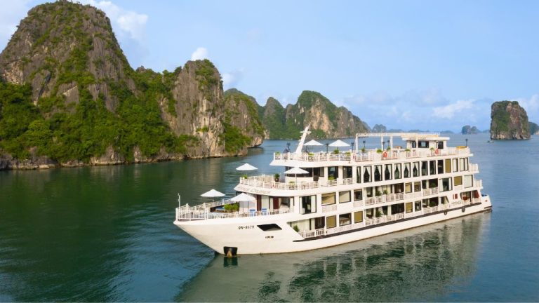 Tham quan Hạ Long 2 ngày 1 đêm Du thuyền 5 sao Hermes Cruise